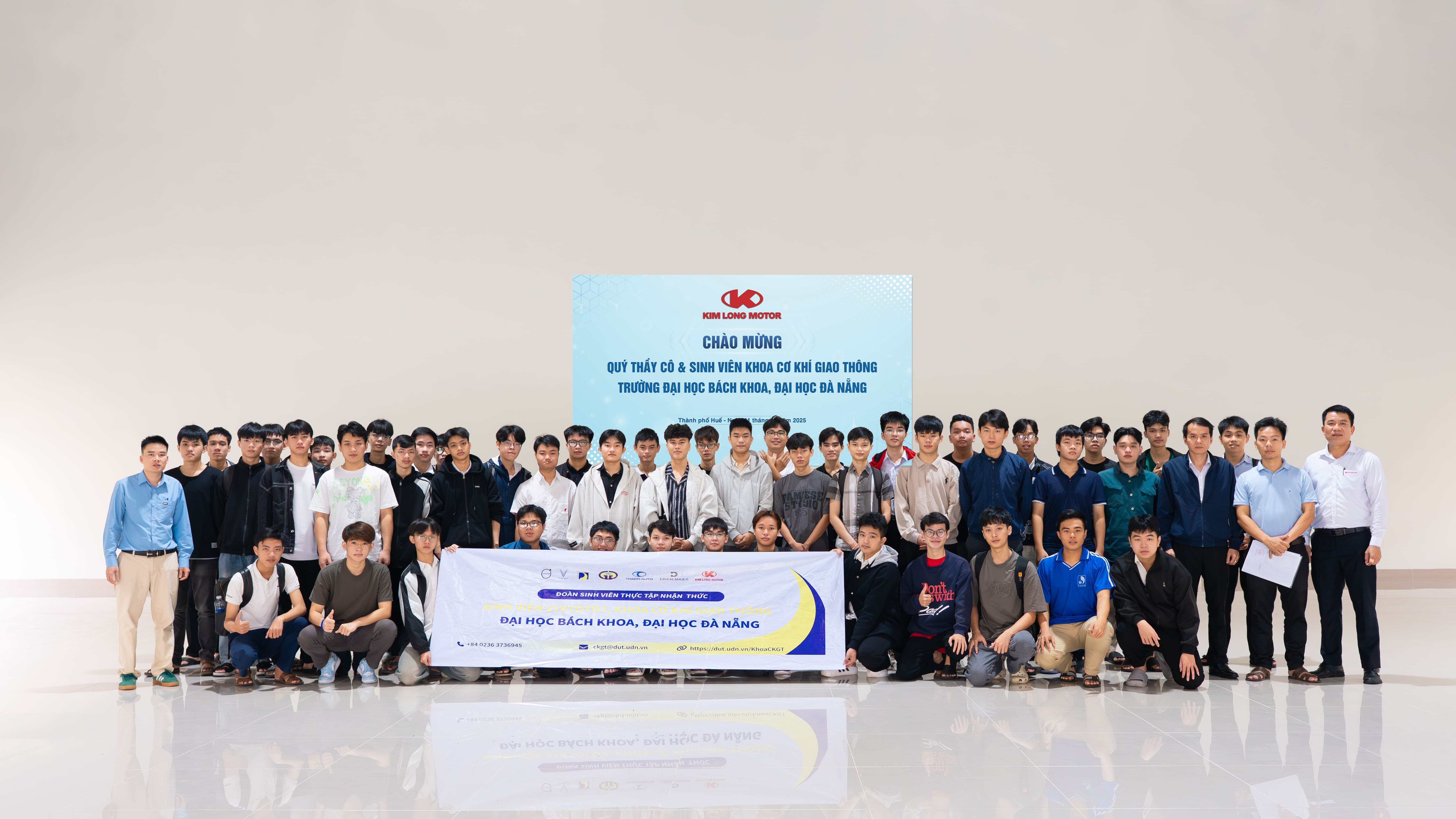 ĐOÀN SINH VIÊN ĐẠI HỌC BÁCH KHOA - ĐẠI HỌC ĐÀ NẴNG ĐẾN THĂM KHU CÔNG NGHIỆP SẢN XUẤT, LẮP RÁP Ô TÔ KIM LONG MOTOR HUẾ